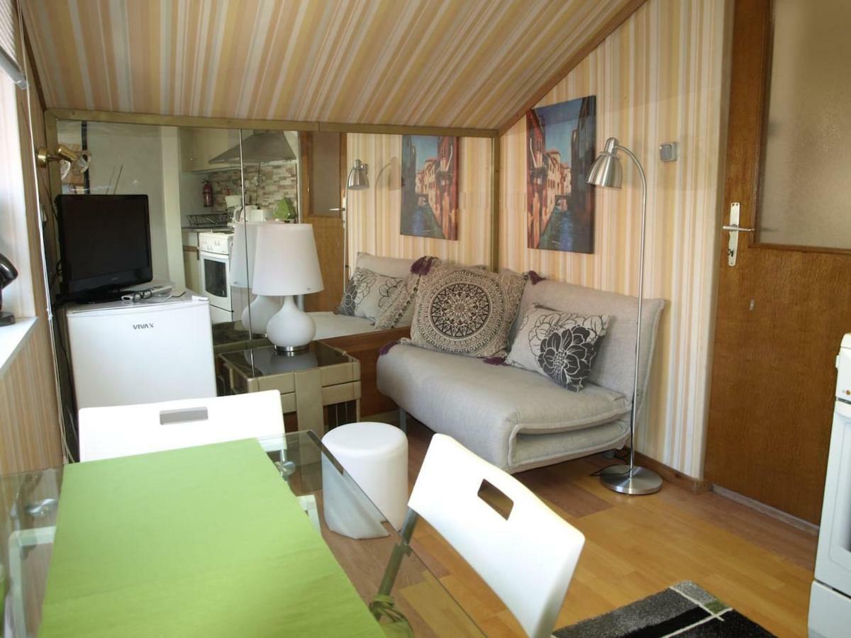 Apartment " Studio Green " Free Parking, Self Check-In Загреб Экстерьер фото